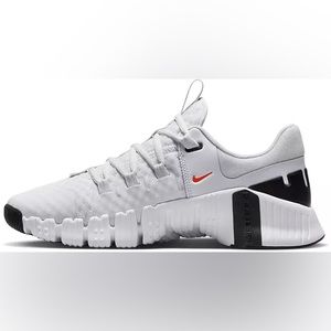 Brand New | Never Worn - Women’s Nike Free Metcon 5 Training
Shoes